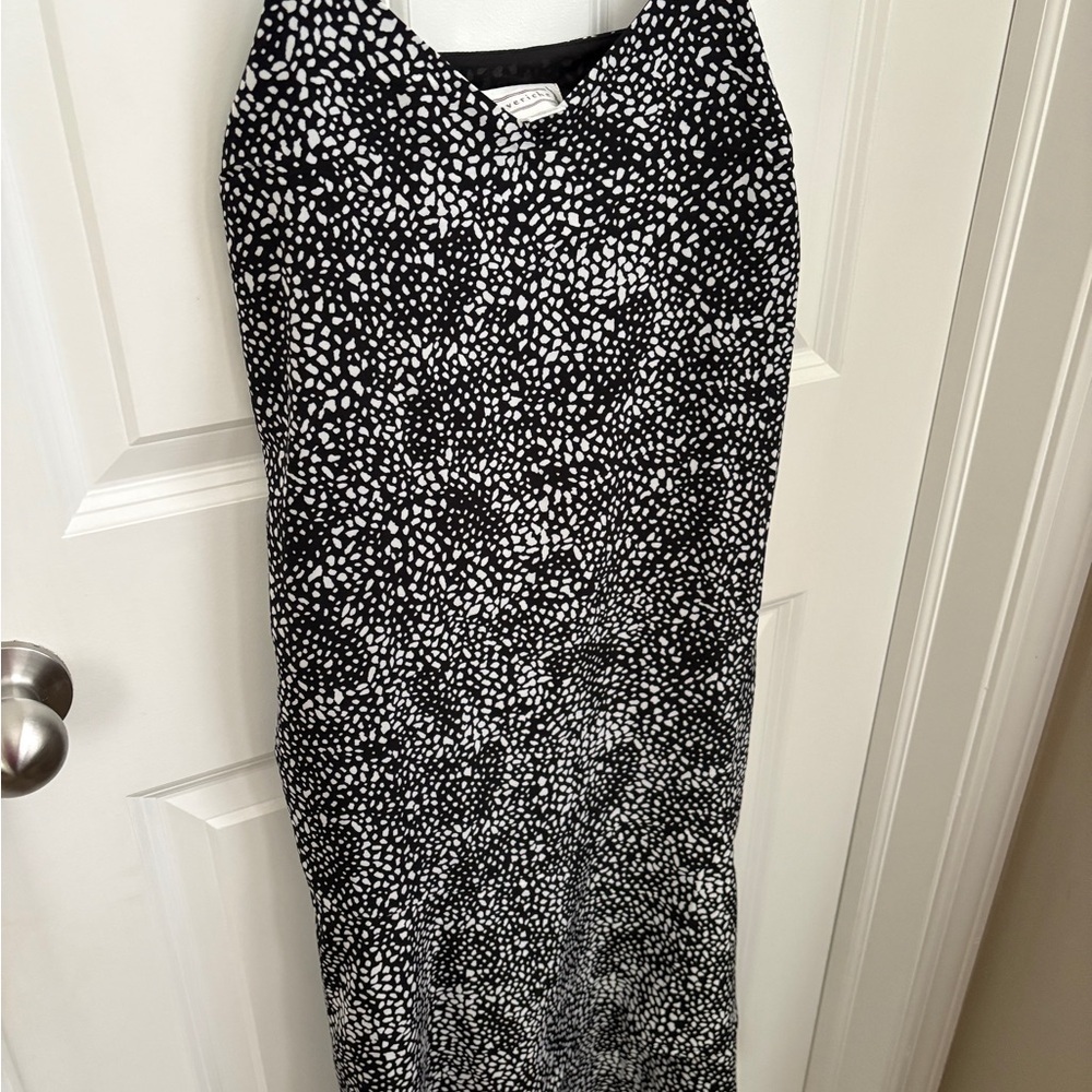 Loveriche Midi Tiered Feminine Dainty Dress Women’s Medium Wedding Guest Event - Picture 4 of 9